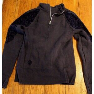 Lululemon Quarter Zip Women's Navy Blue Sweatshirt XS 2 Velvet Accents